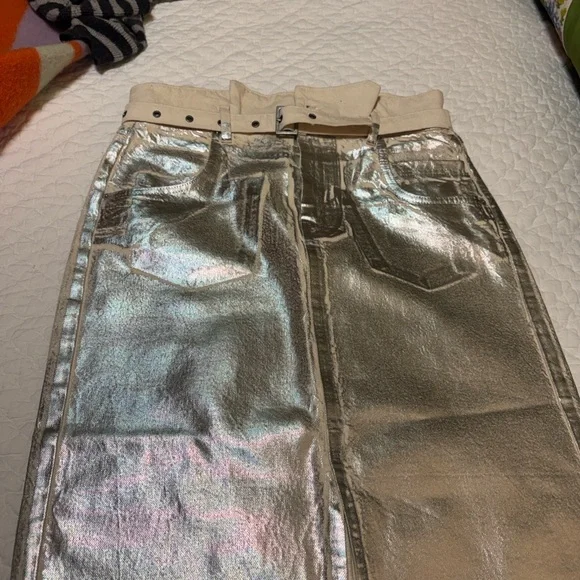 Metallic Silver denim skirt - Picture 3 of 6